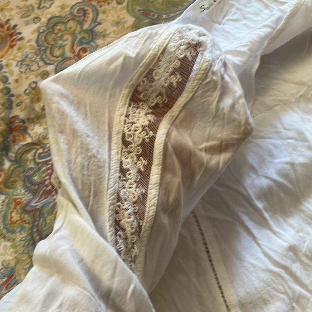 Solitaire rayon top w/ cotton crochet trim, BoHo flare sleeve & lace peek a boo - Picture 12 of 13